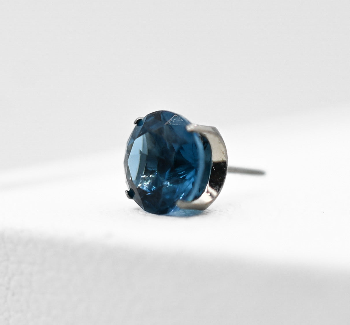 London Blue CZ Prong by NeoMetal