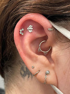 Gold Bee by Junipurr