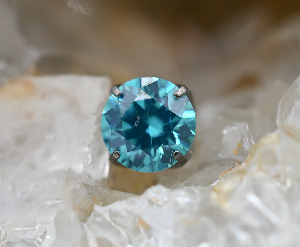 Mint Green CZ Prong by NeoMetal