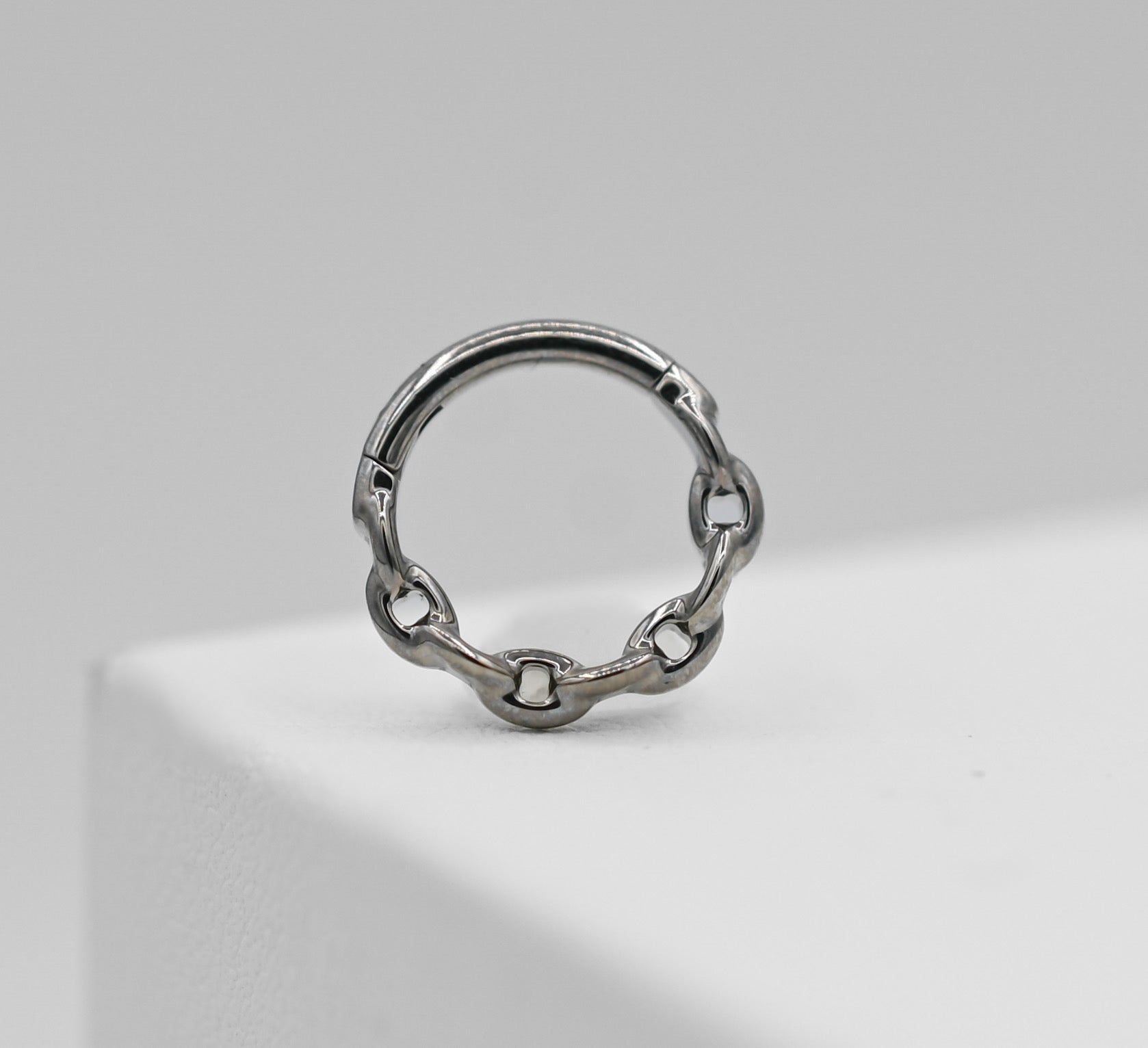 Titanium Chain Clicker by Crucial