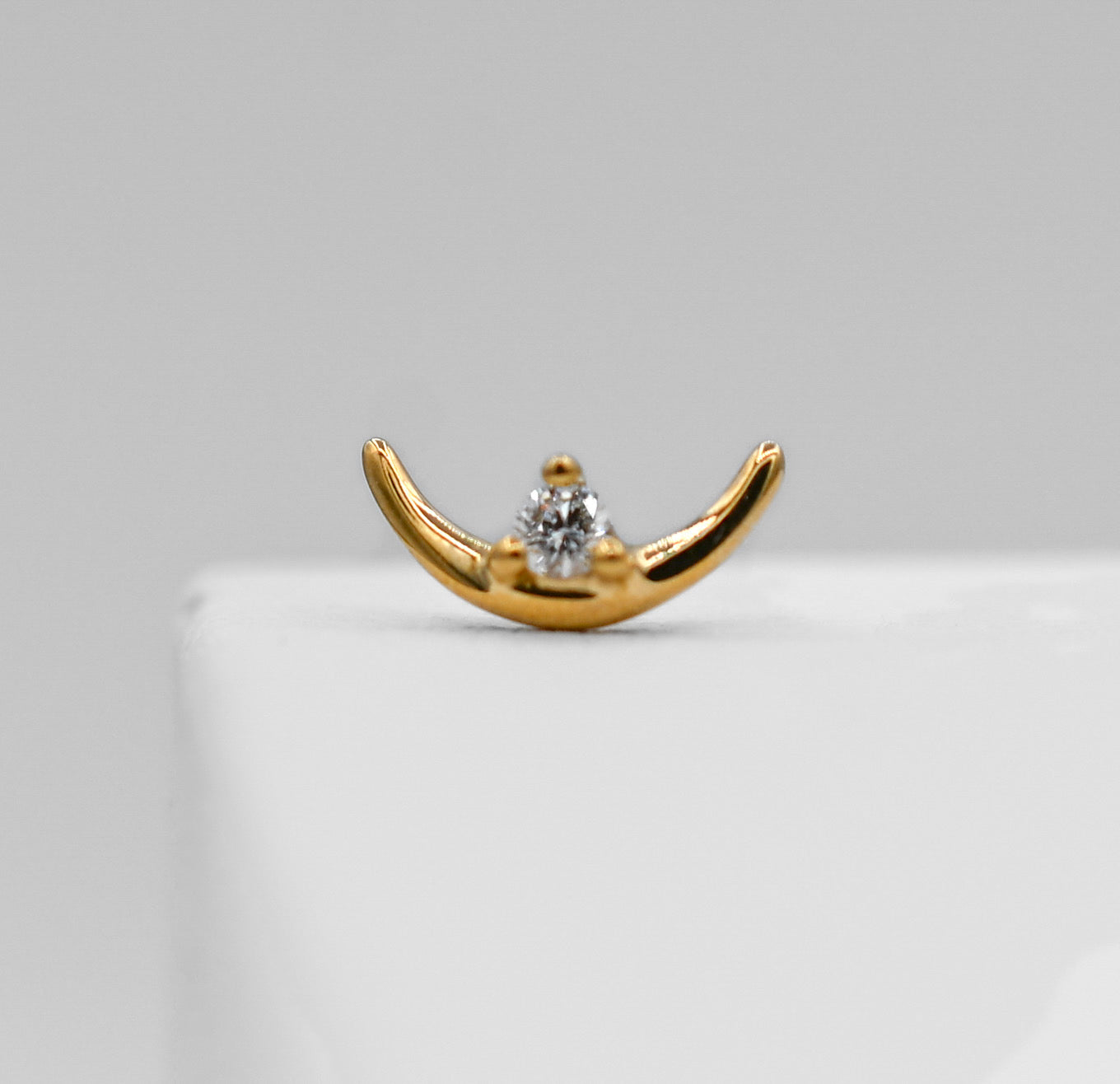 Crescent Moon 3-Prong by Umanative
