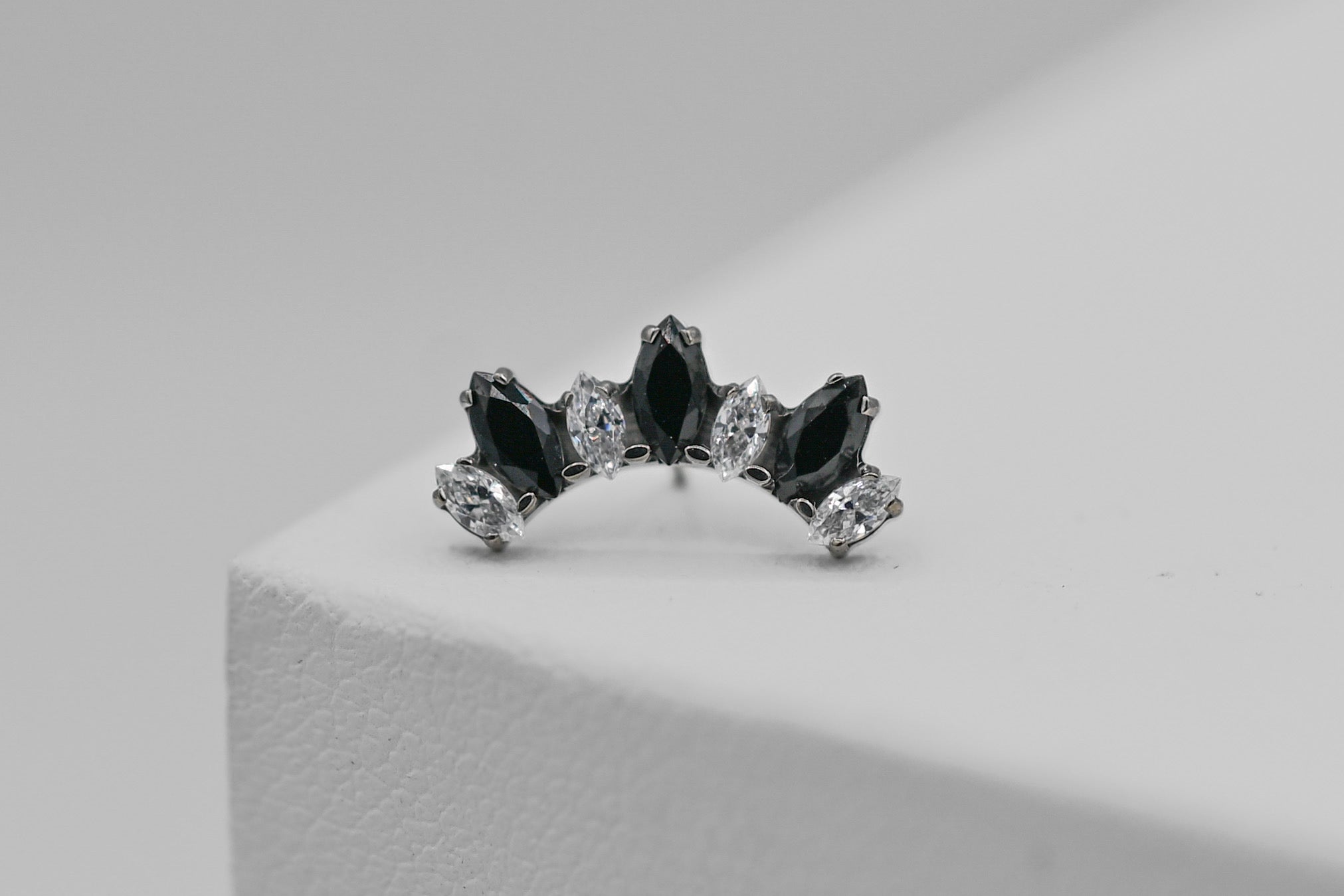 Nyx Faceted Marquise Fan by Industrial Strength