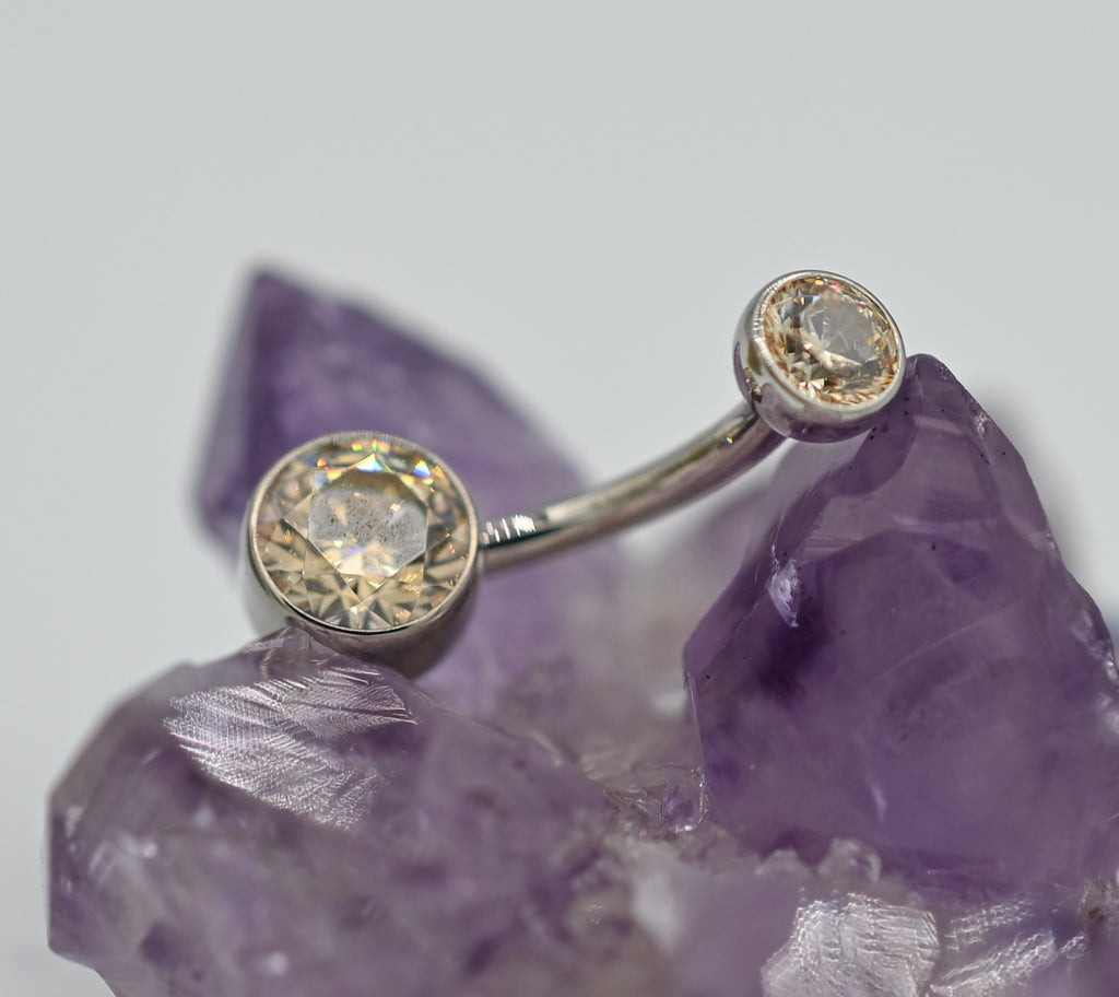 Faceted CZ Bezel-Set Navel Curve (6mm Bottom/4mm Top) by Industrial Strength