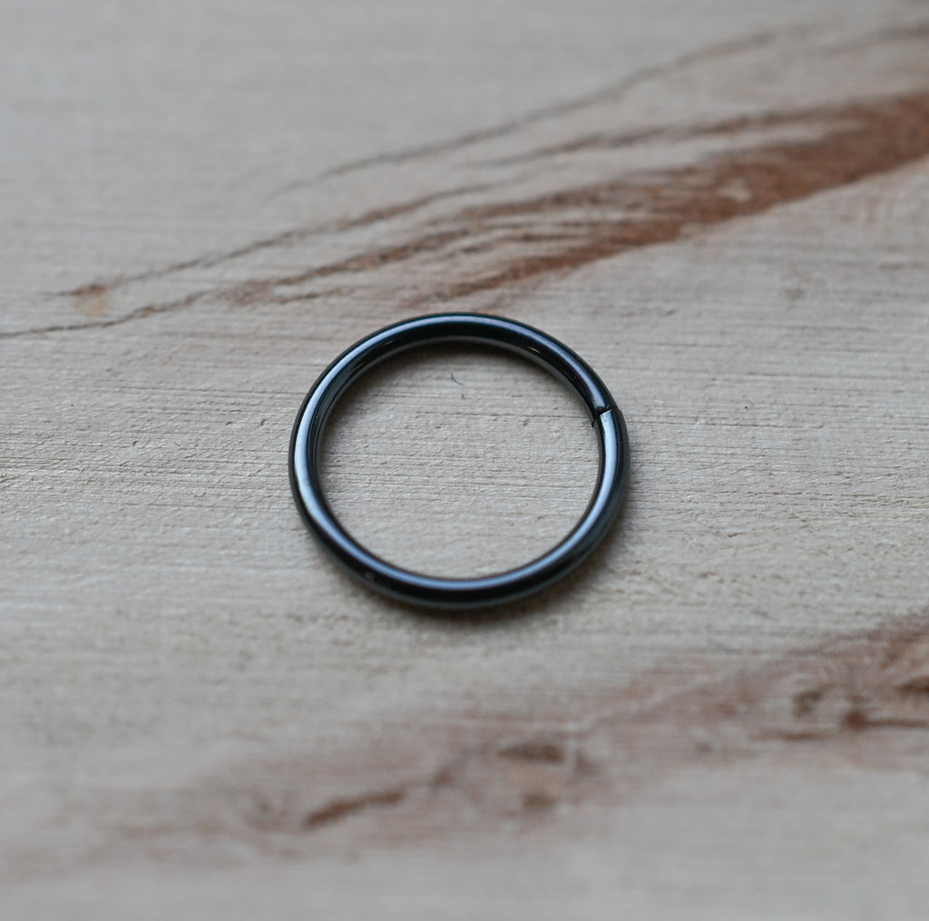 Black Niobium Seam Ring