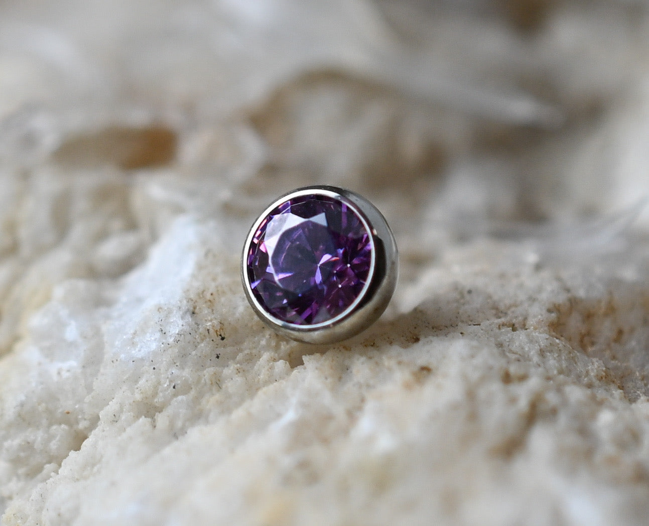 14ga Low Profile Bezel Navel Top - Industrial Strength