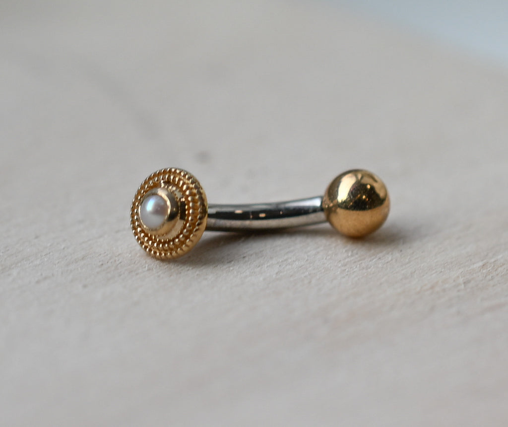 14ga Round Milgrain with Pearl by Body Gems