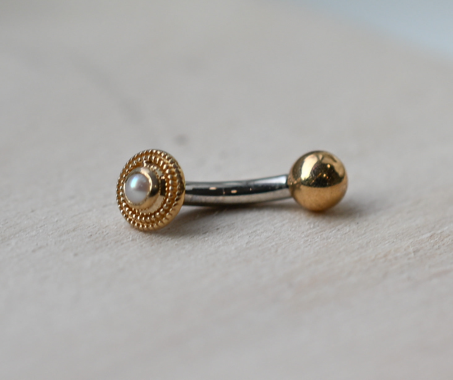 14ga Round Milgrain with Pearl by Body Gems