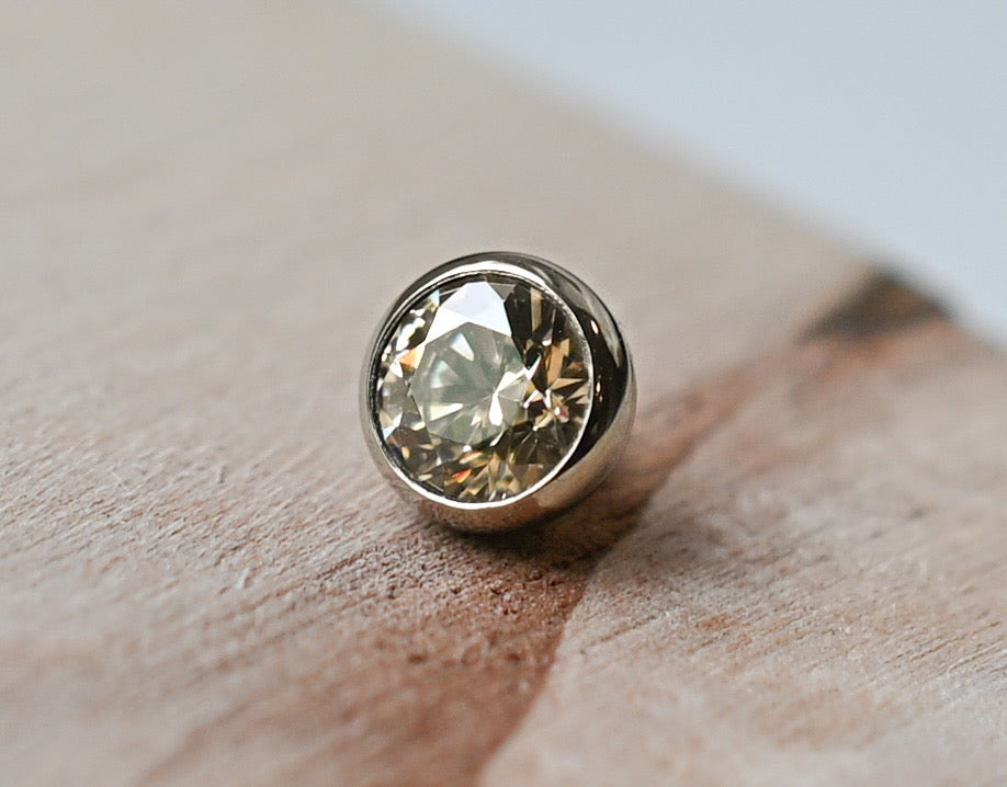 14ga Low Profile Bezel Navel Top - Industrial Strength