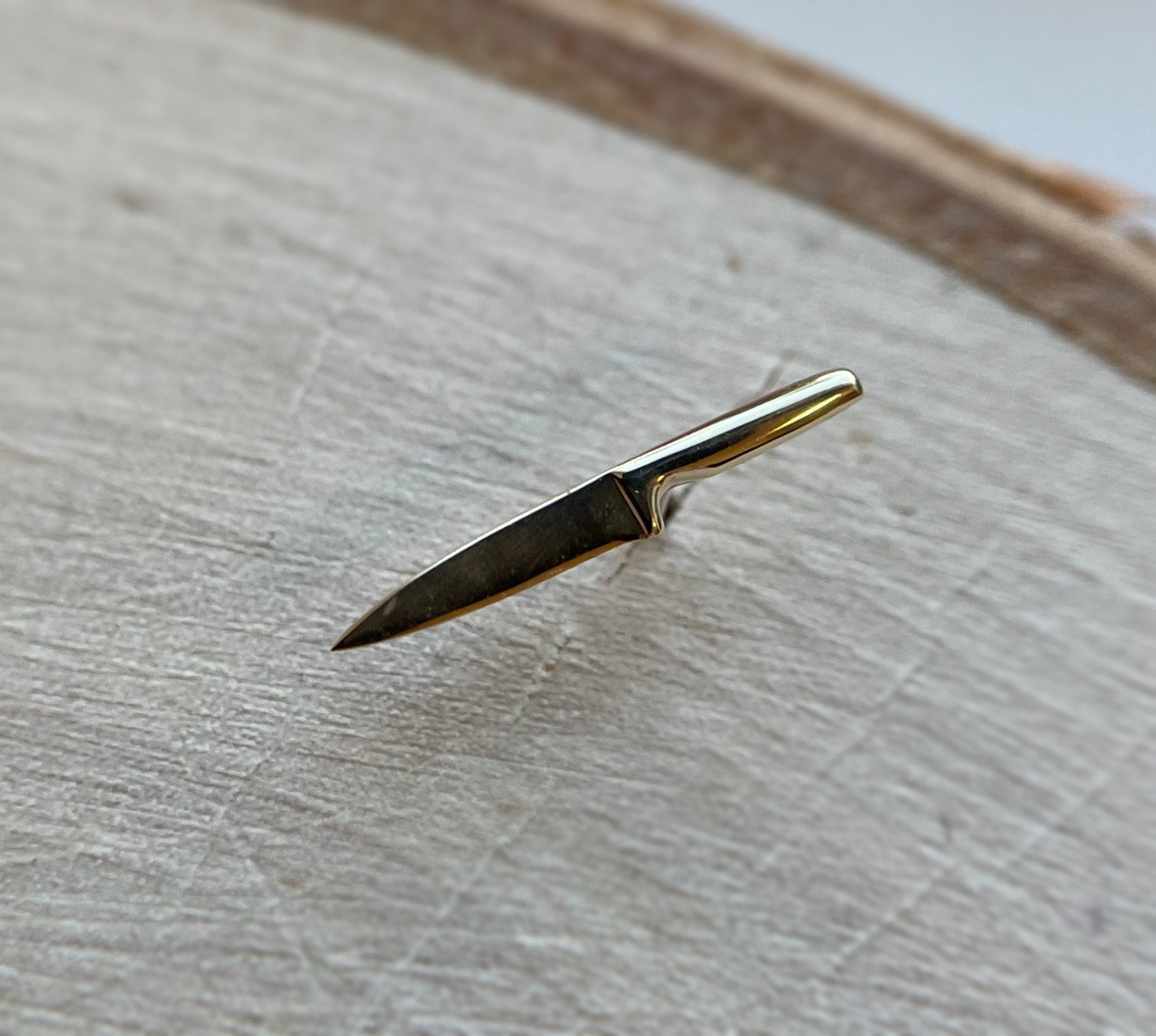 Shelly D Knife by Junipurr