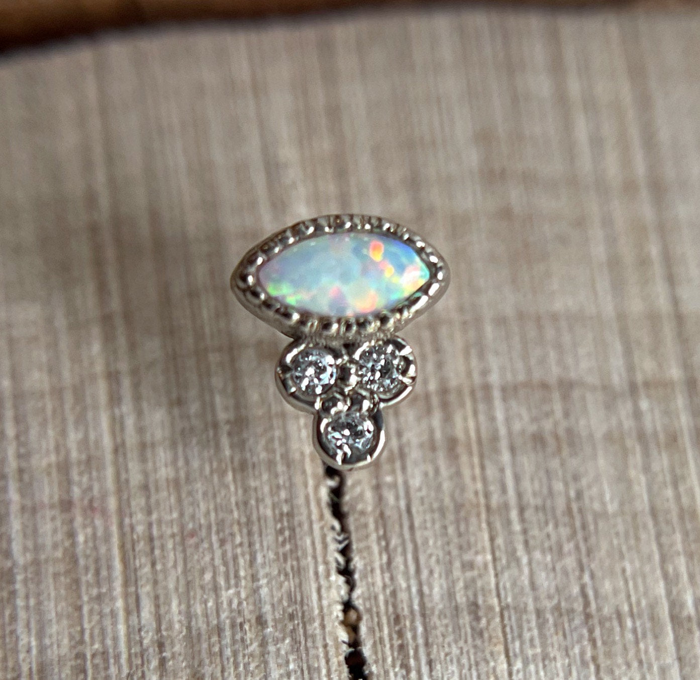 Oculus Divina by Kiwi Diamond