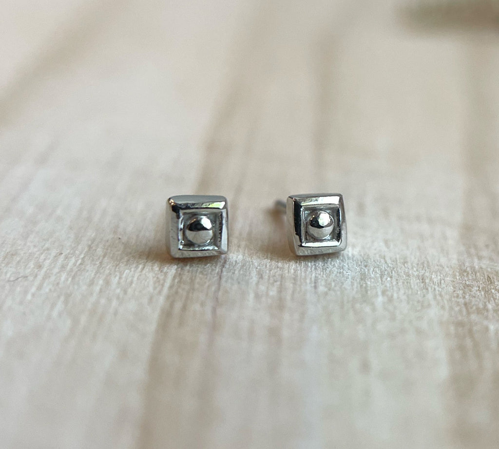 Square with Bead NorVoch