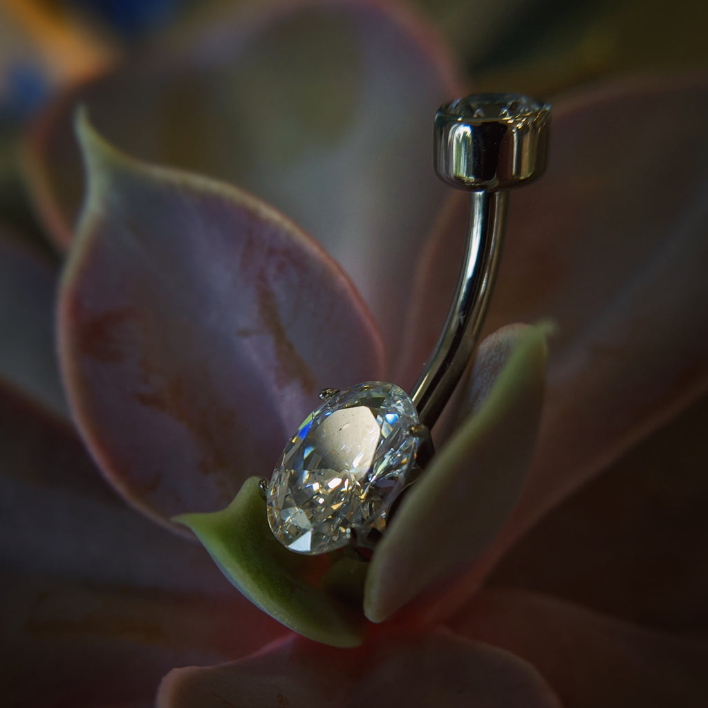 Oval Cut Navel Curve by Anatometal