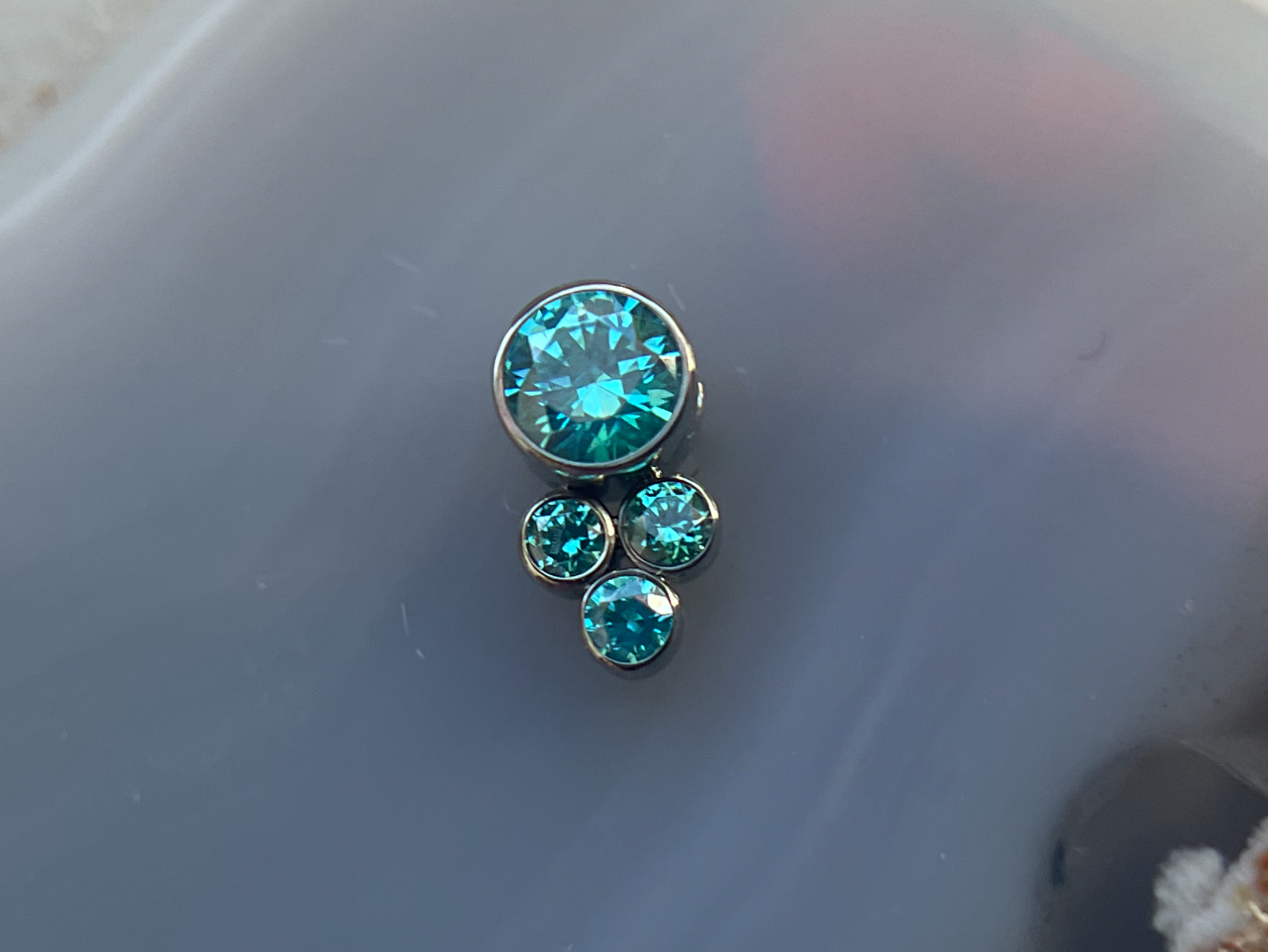 LeRoi 4-Gem Bijoux Cluster Captive Gem