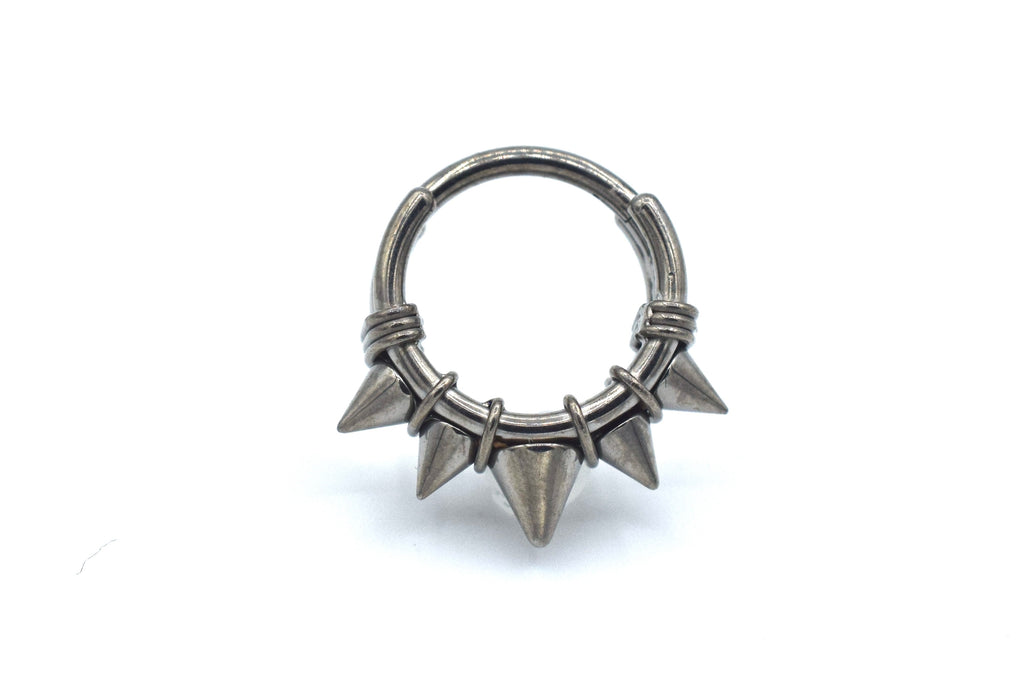 5-Spike Hinged Ring With Banding by Zadamer