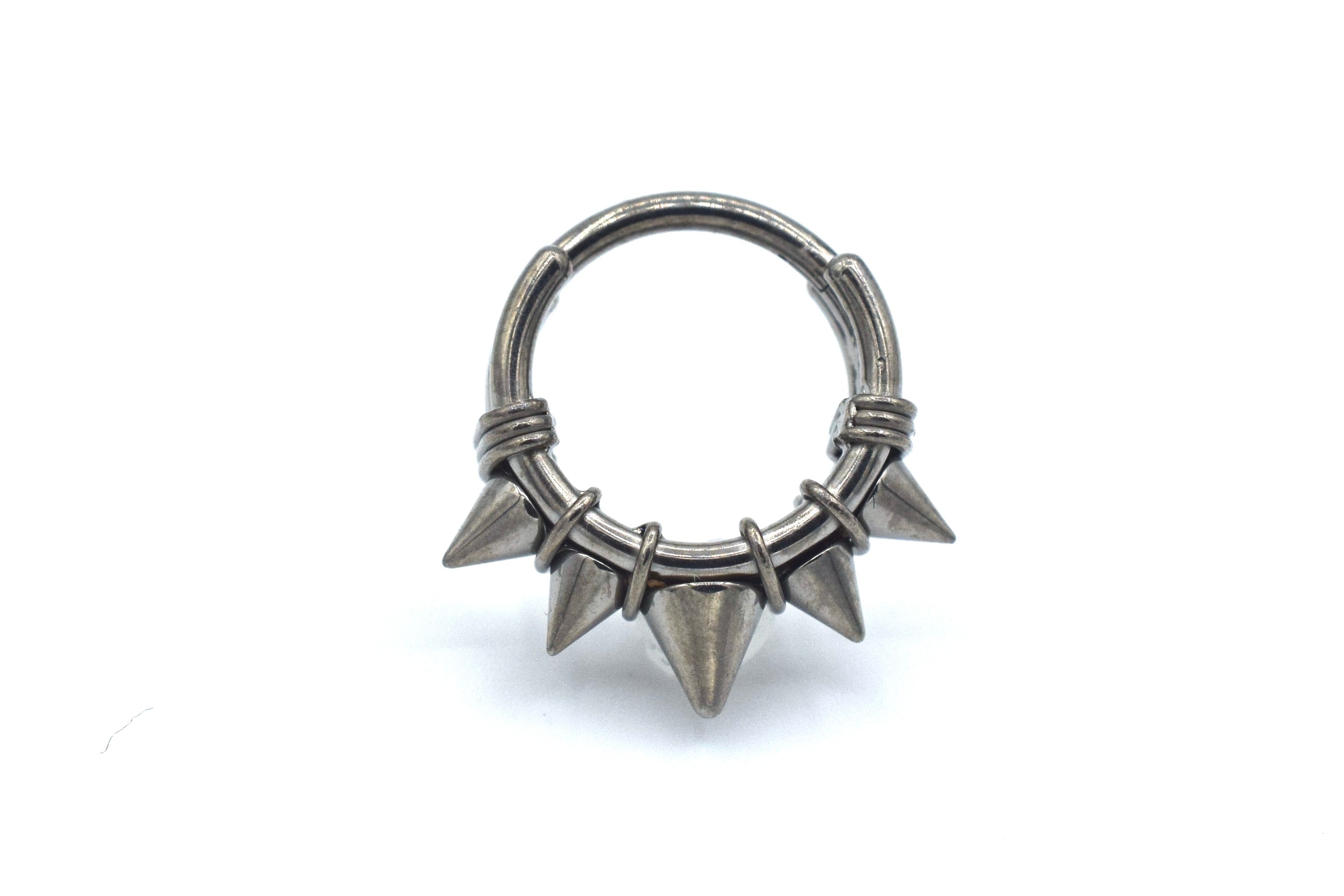 5-Spike Hinged Ring With Banding by Zadamer
