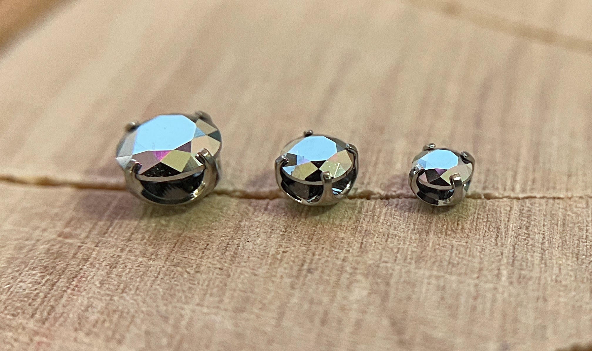 Light Chrome CZ Prong by NeoMetal