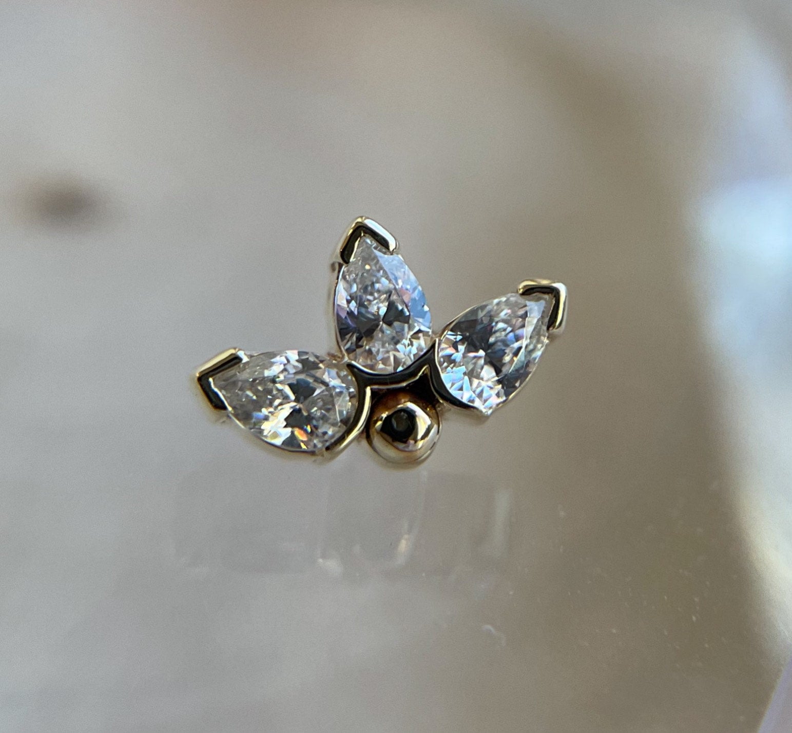 Julia (Pear Fan) by BVLA