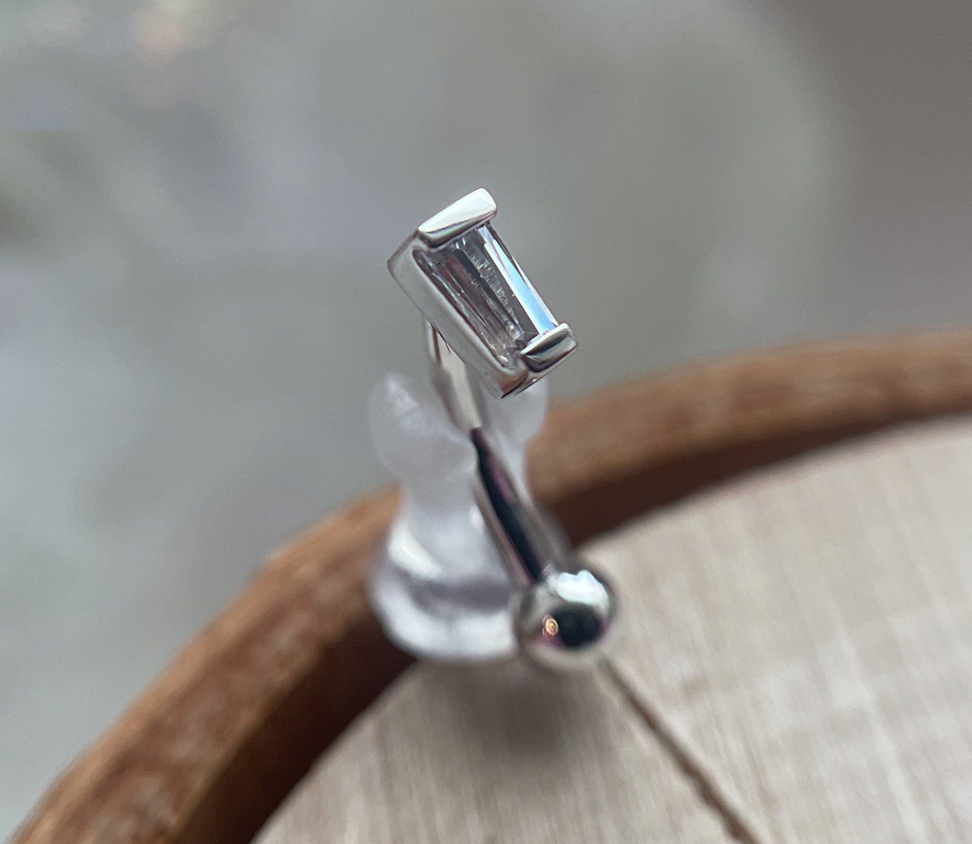 Curved Bar with Fixed Baguette by BVLA