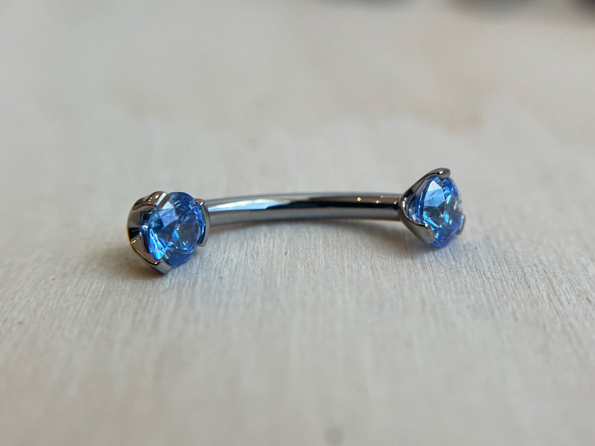 Prong-Set "Small Bottom" Navel Curve Round-Cut by Industrial Strength (4mm/4mm)