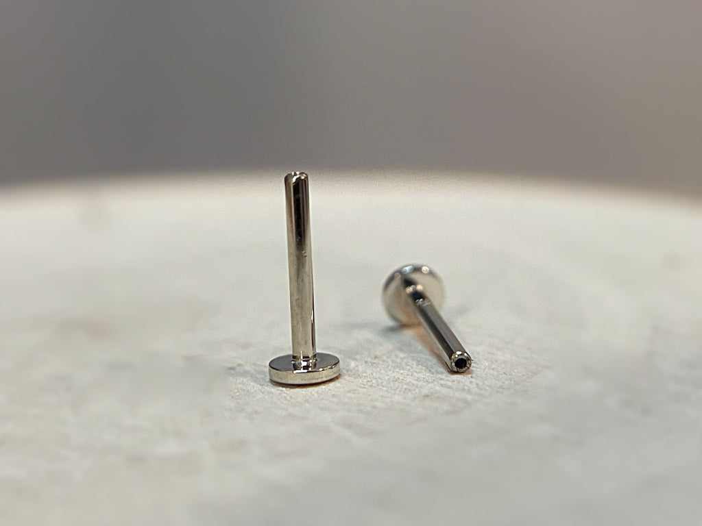 18g Gold Threadless Labret by NorVoch