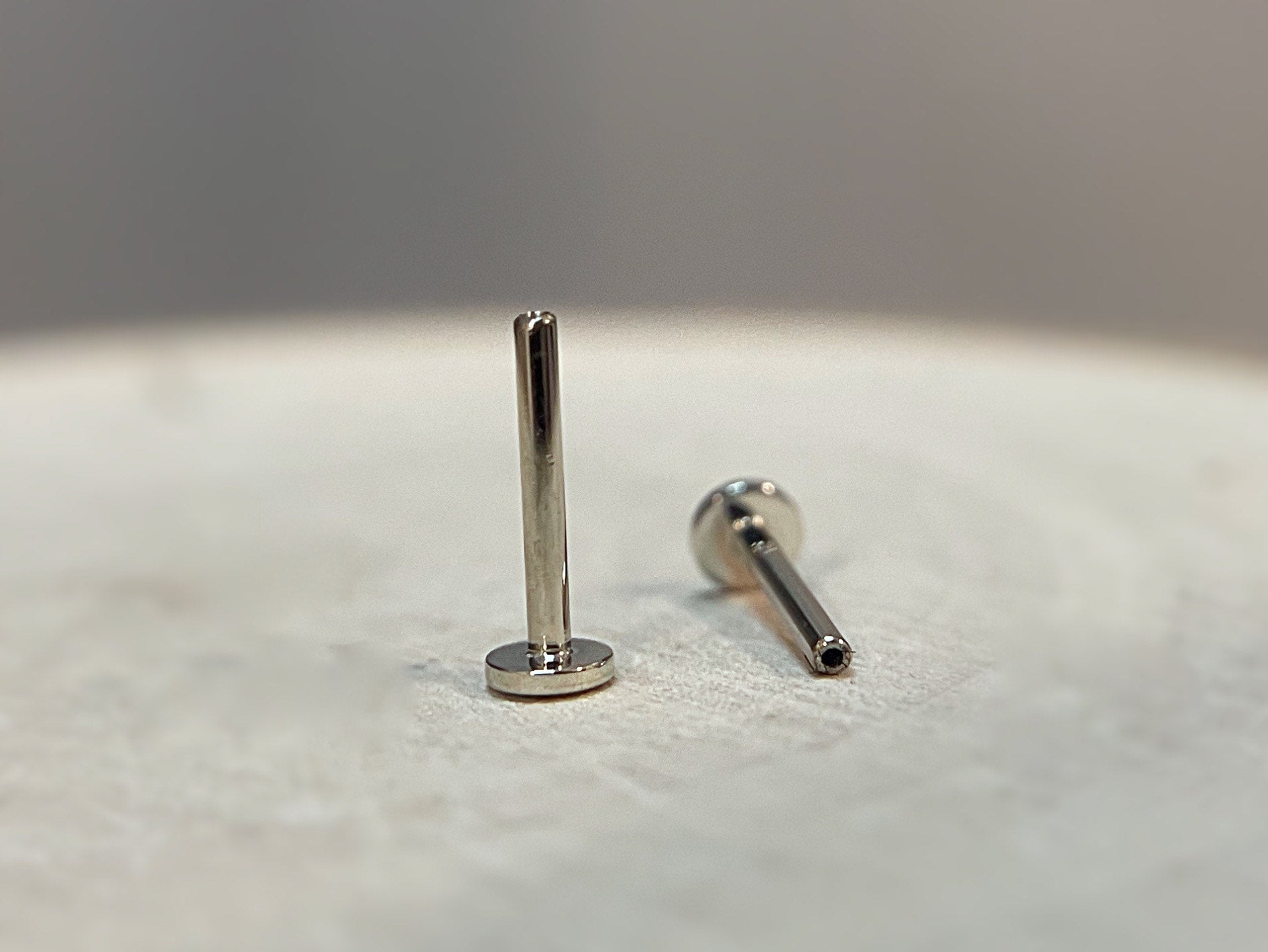 18g Gold Threadless Labret by NorVoch