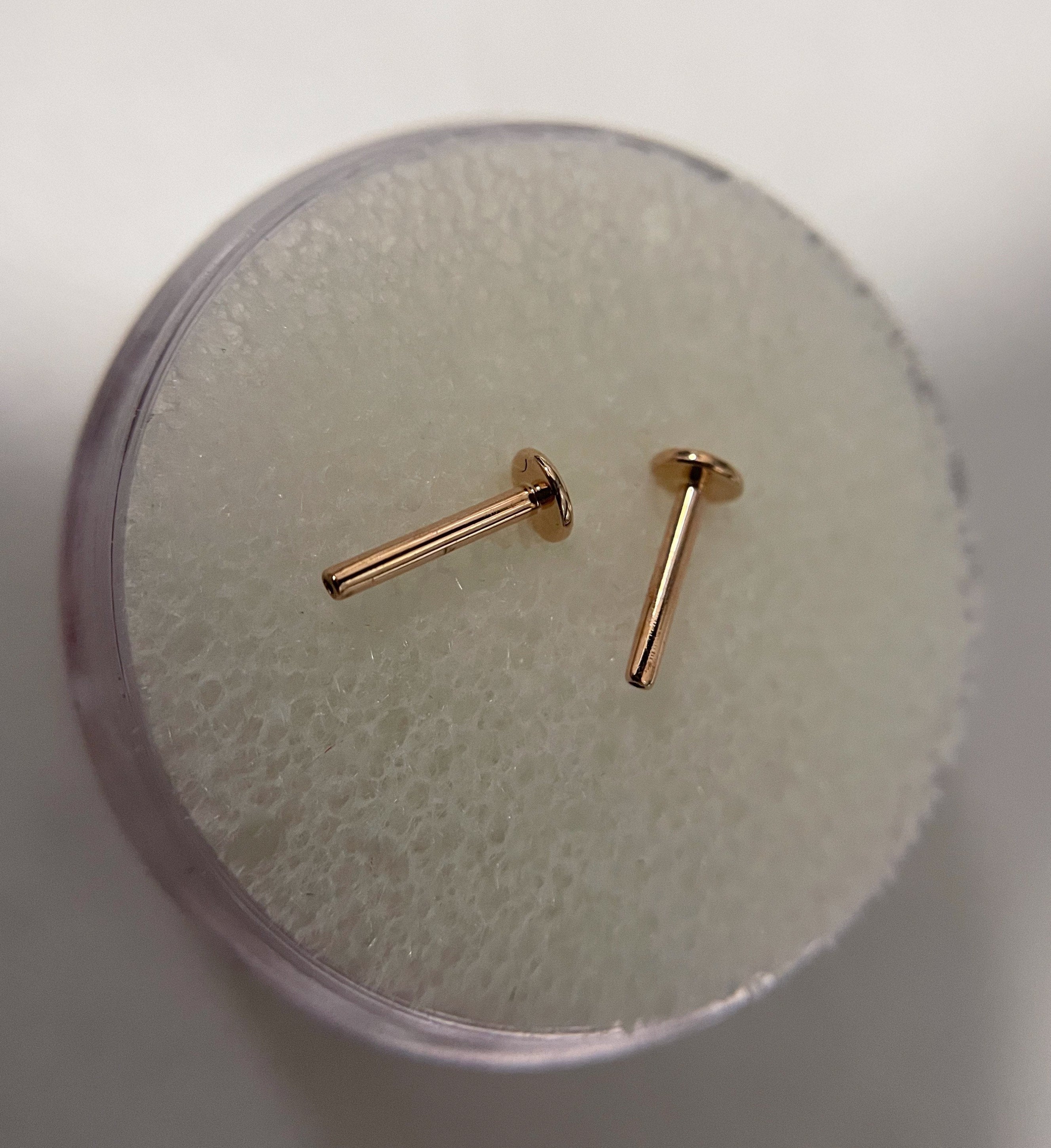 18g Gold Threadless Labret by NorVoch