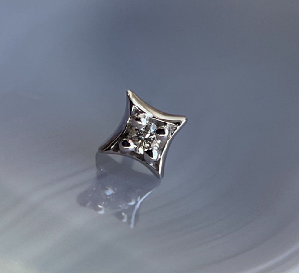 Zara - White Diamond by Modern Mood