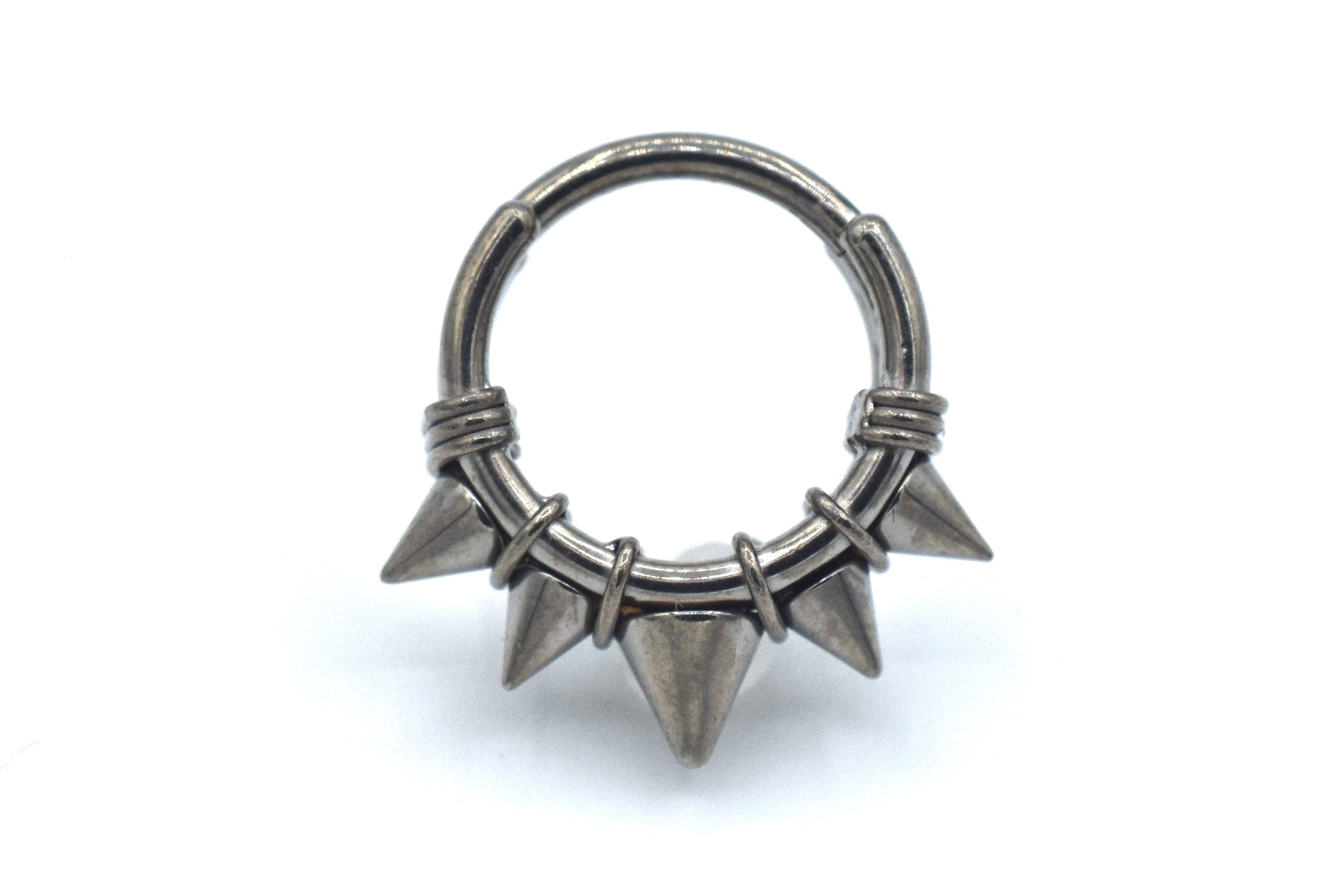 5-Spike Hinged Ring With Banding by Zadamer