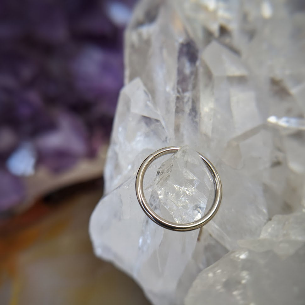 18g White Gold Seam Ring