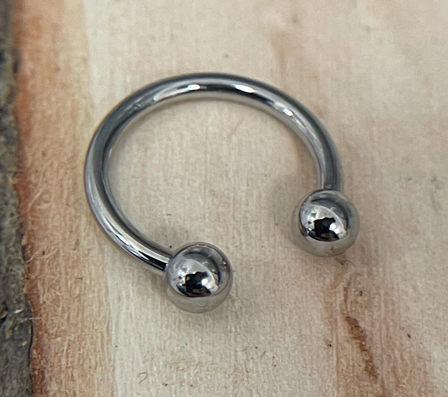 16g Titanium Circular Barbell (Horse Shoe)