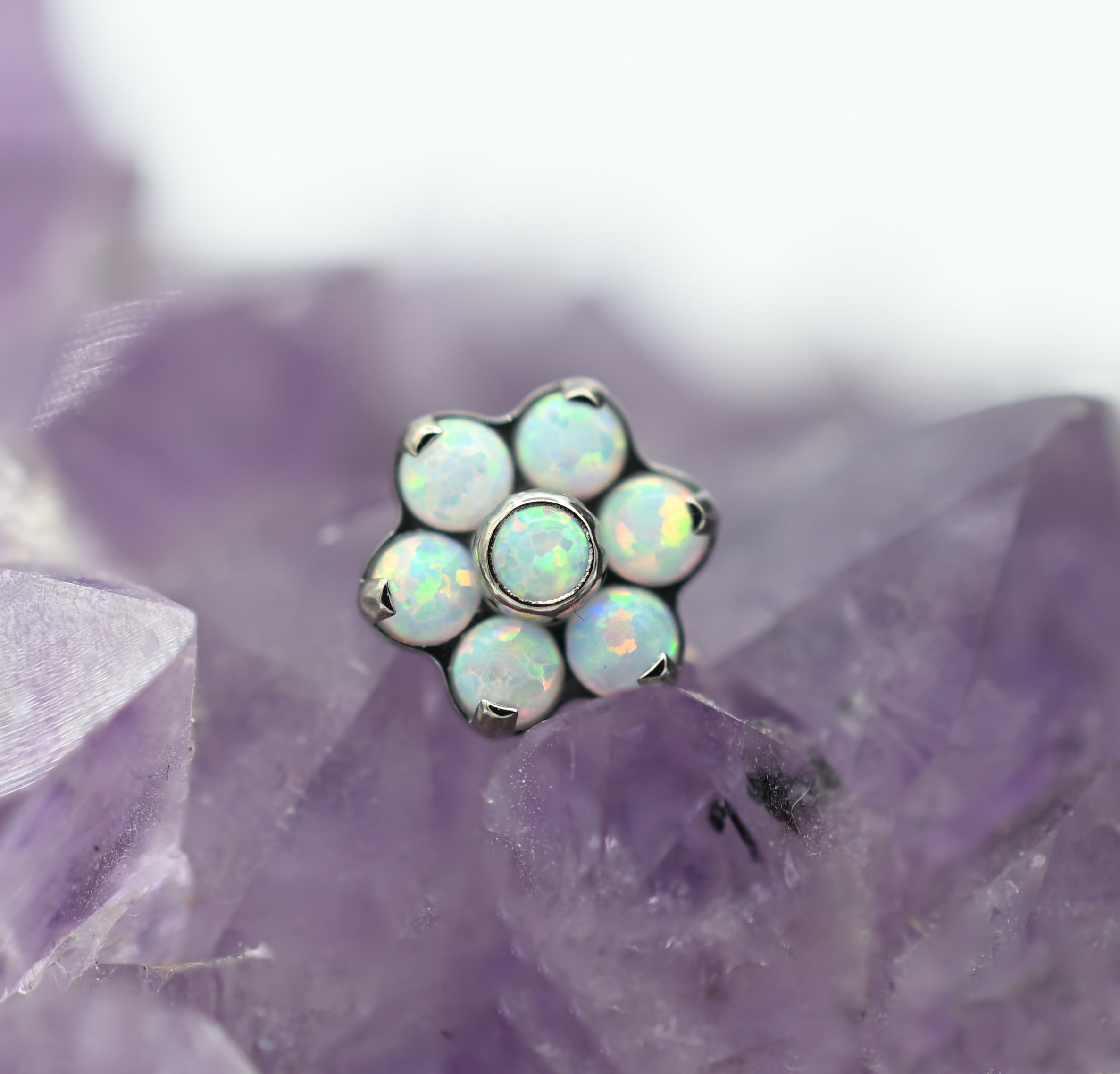 16g Threaded Flower (1.5mm Gems) by Industrial Strength