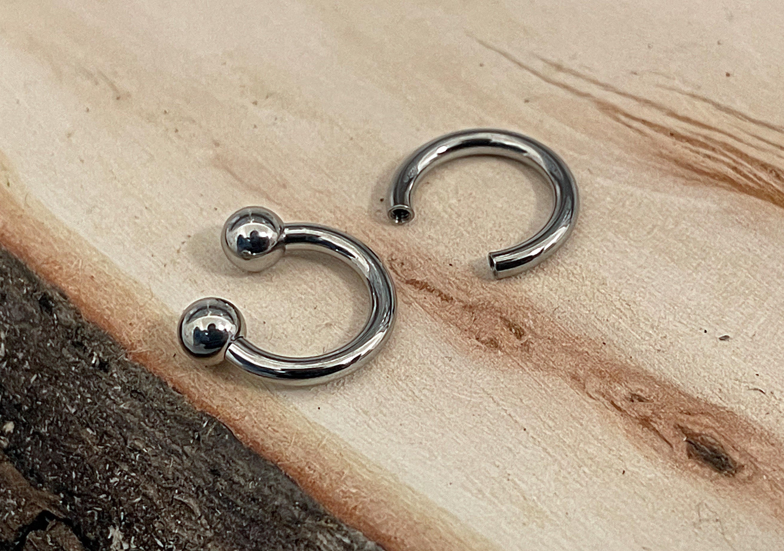 14g Titanium Circular Barbell (Horse Shoe)