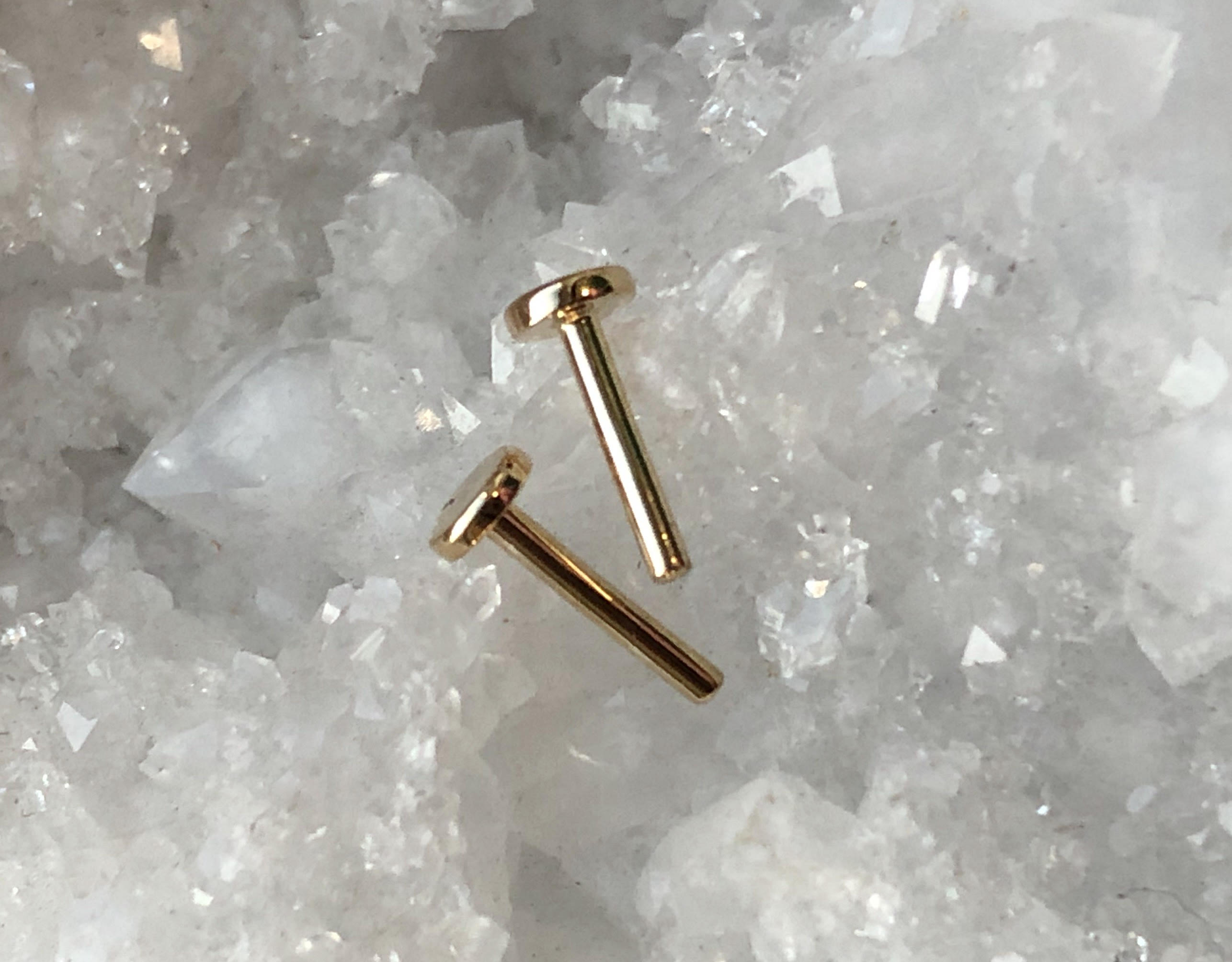 18g Gold Threadless Labret by NorVoch