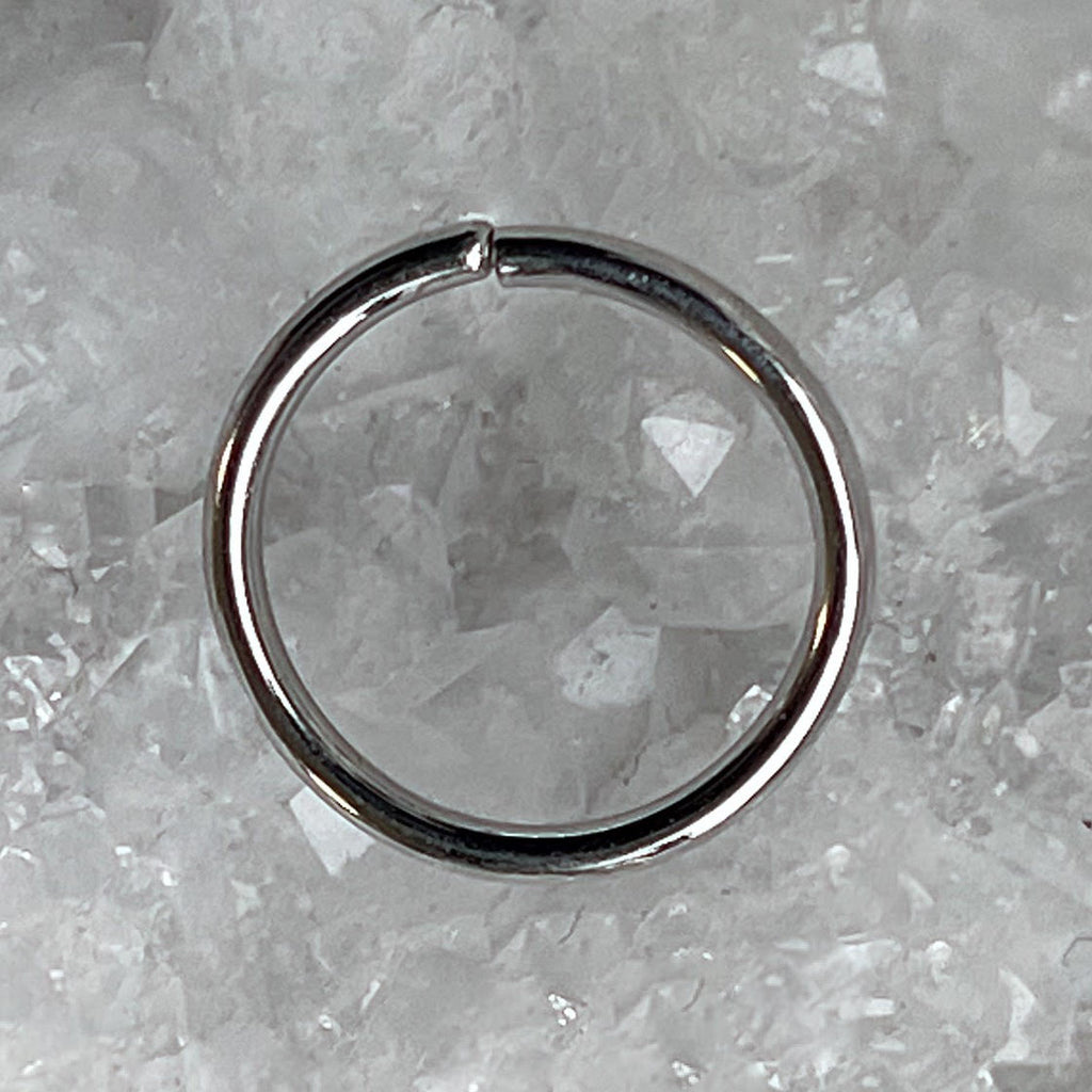 18g White Gold Seam Ring