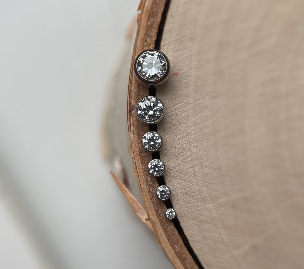 Clear CZ Bezel by NeoMetal