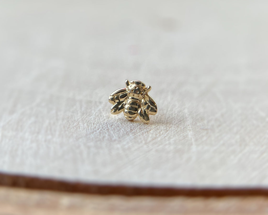 Mini Bee by Junipurr