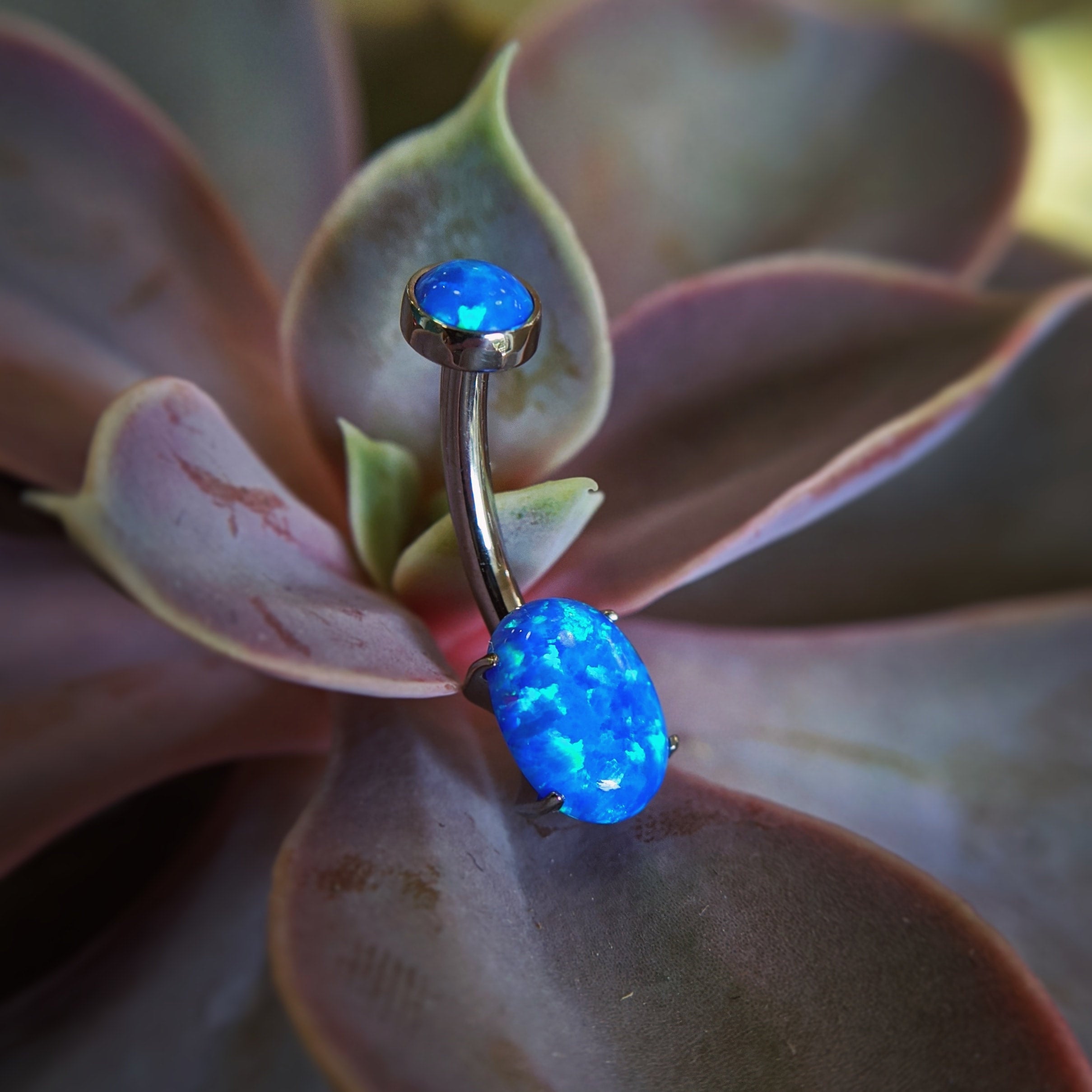 Oval Cut Navel Curve by Anatometal