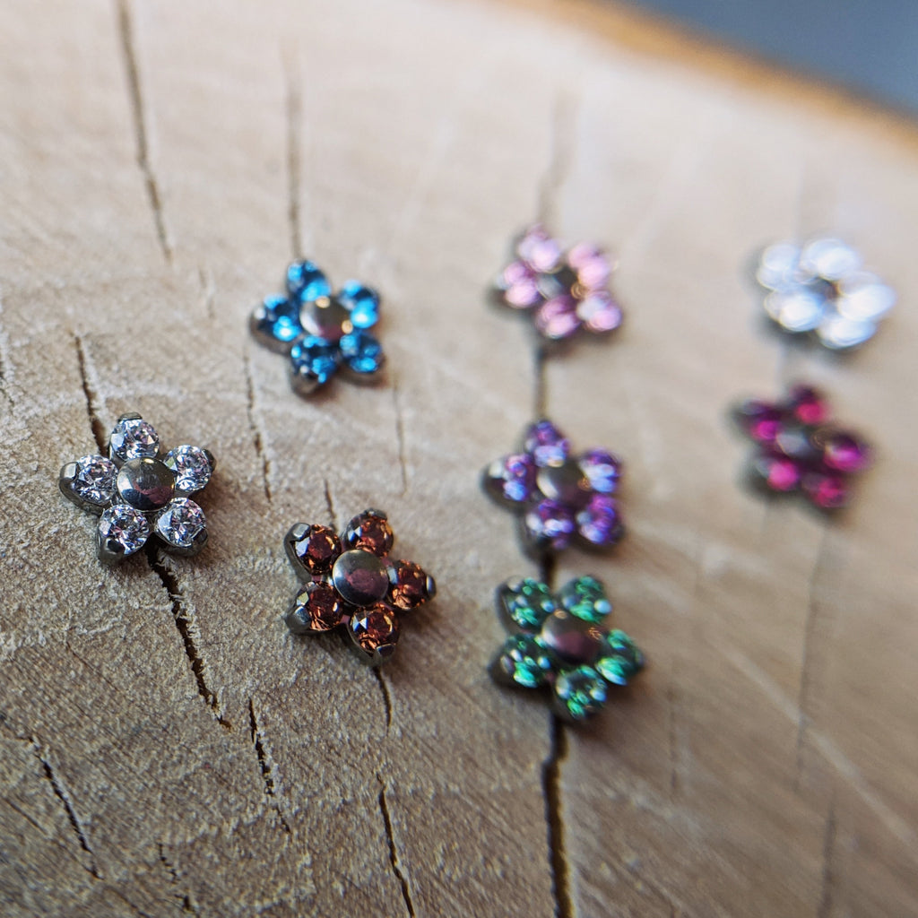 Small Daisy Flower by NeoMetal (ALL COLORS)