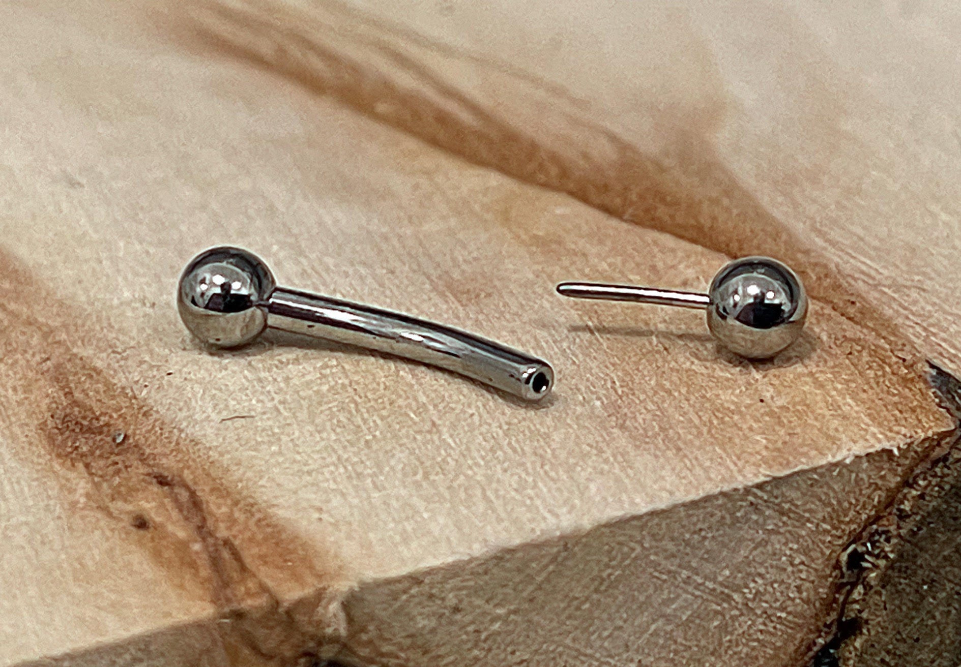 16g Titanium Threadless Curved Barbell