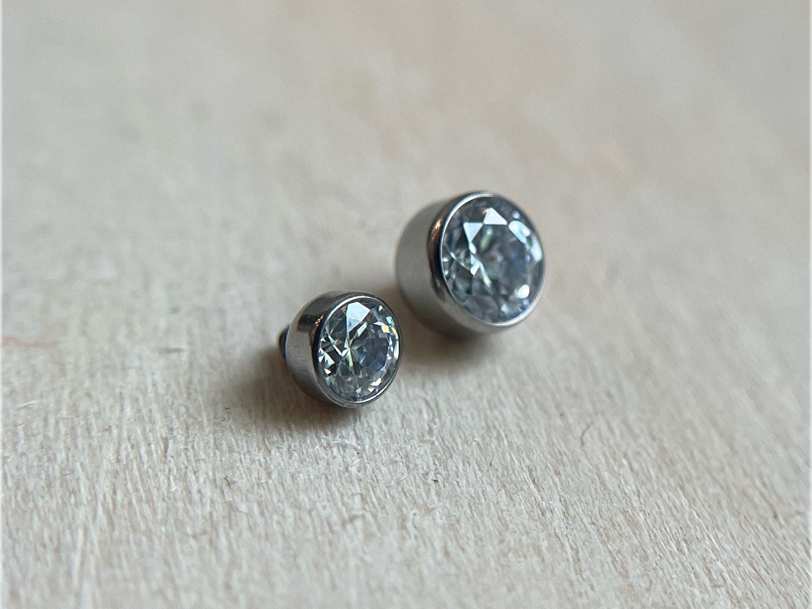 Threaded Titanium Gem Bezel by People's Jewelry