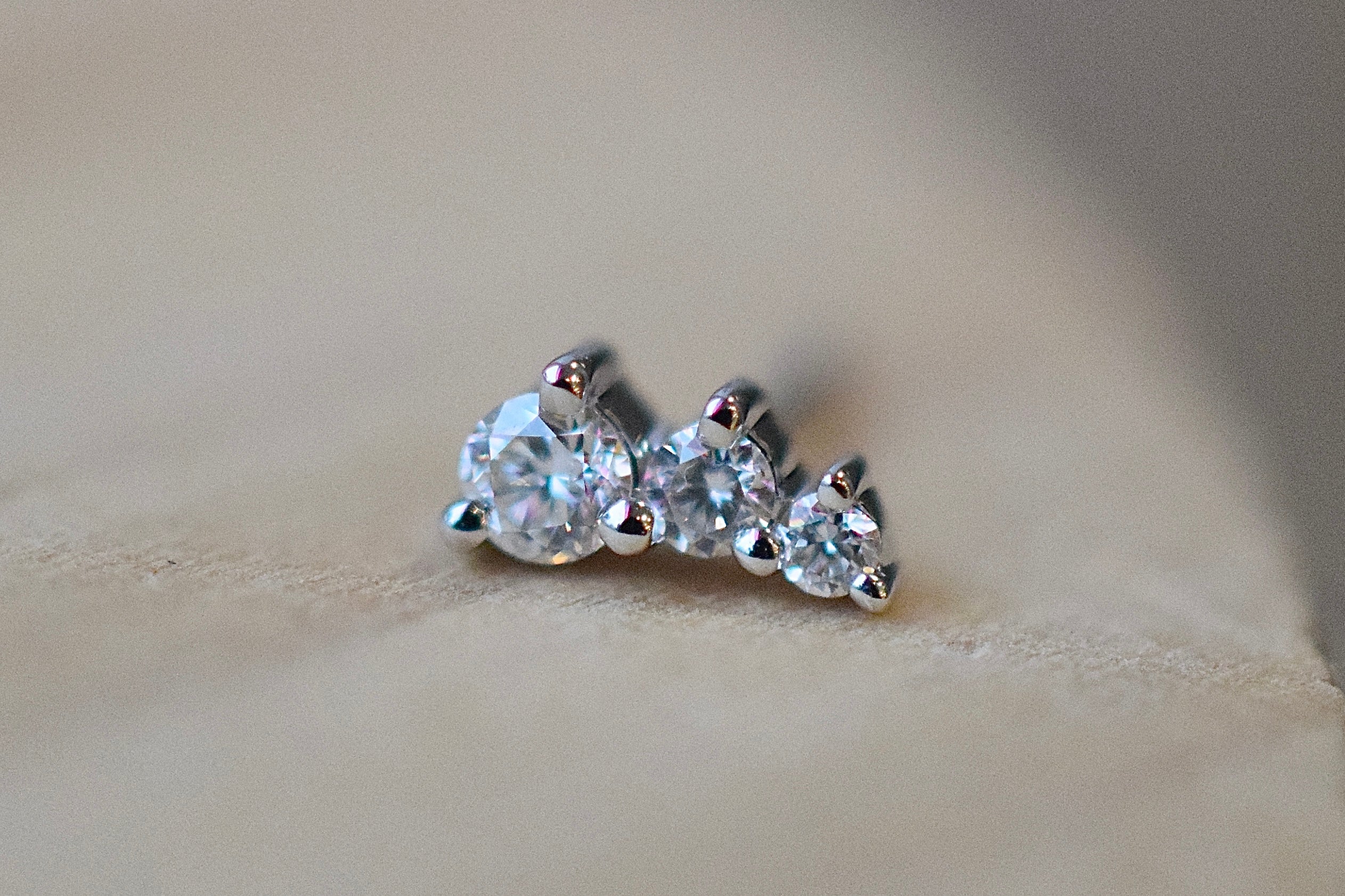 Arch - Ava 3 Curve Diamond by Modern Mood