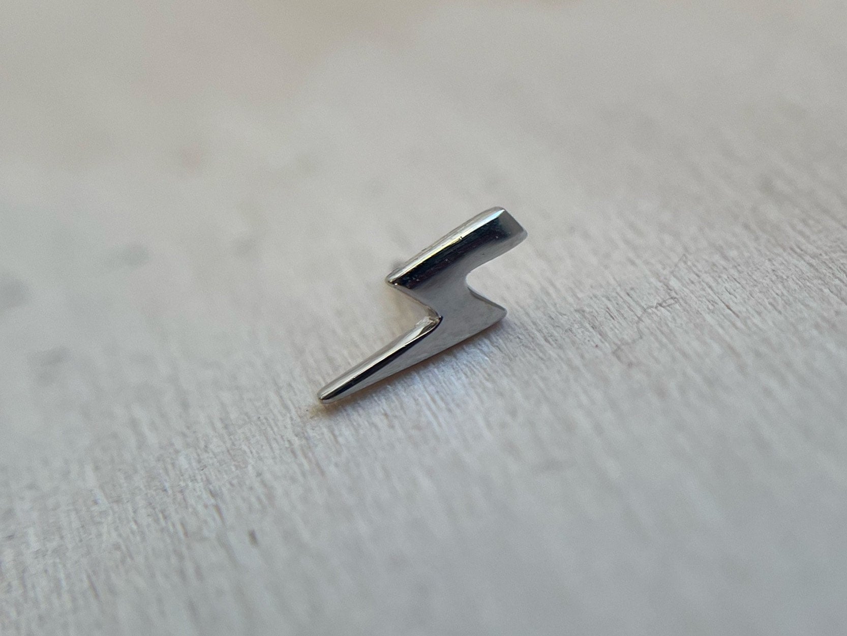 Lightning Bolt by Junipurr