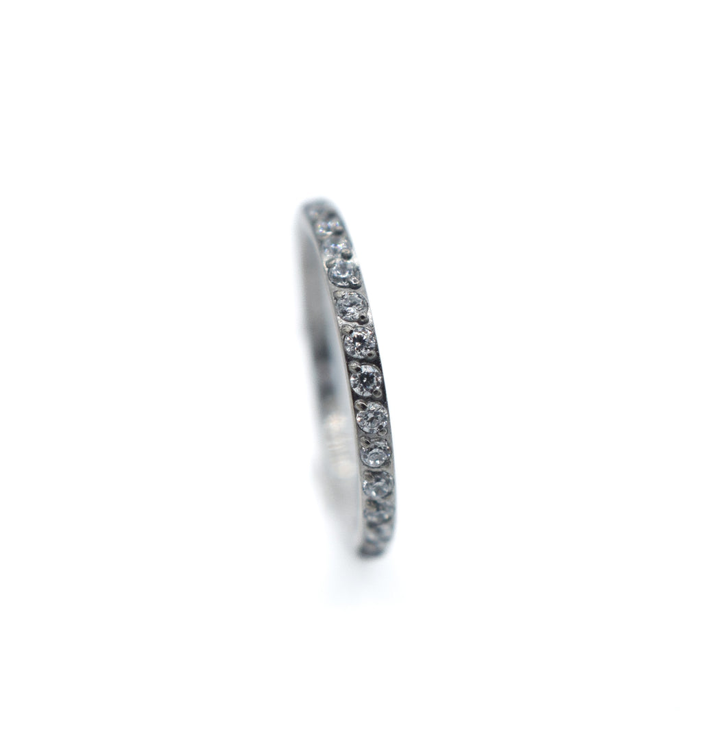 Titanium Single Row Navel/Side Facing Clicker