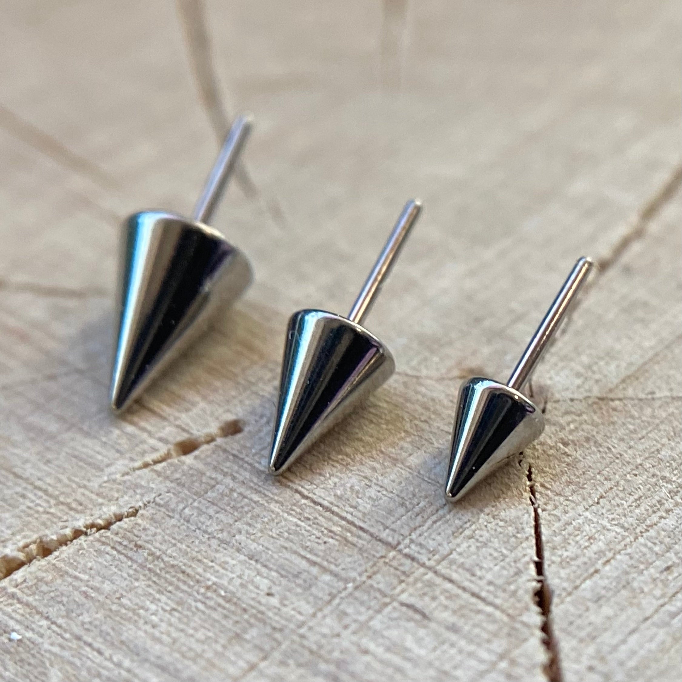 Threadless Titanium Spike by People's Jewelry