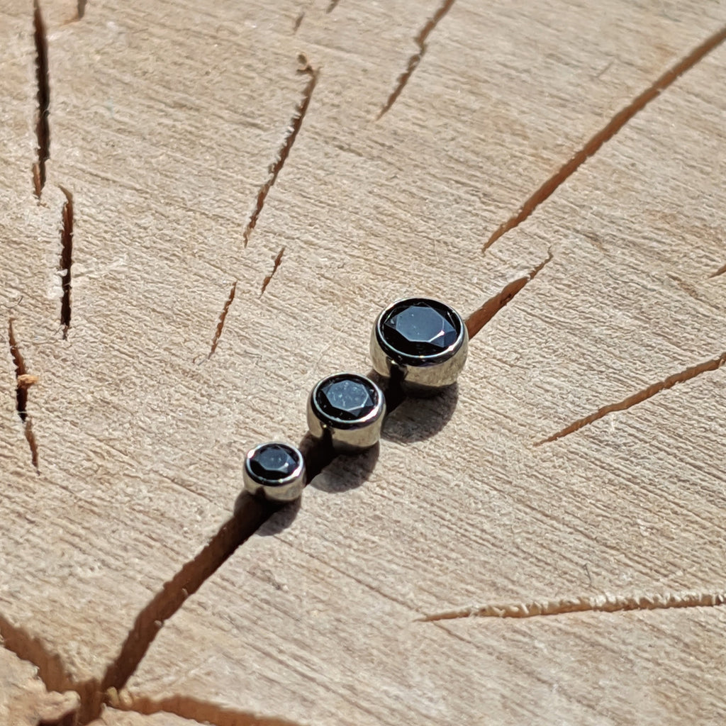 Black CZ Bezel by NeoMetal