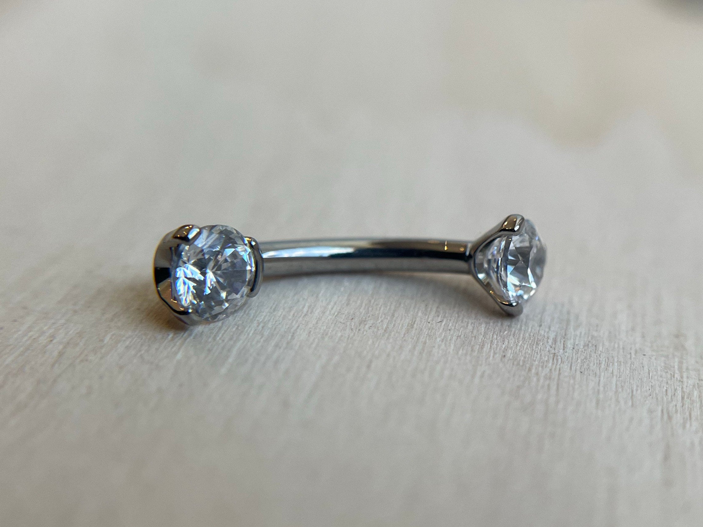 Prong-Set "Small Bottom" Navel Curve Round-Cut by Industrial Strength (4mm/4mm)